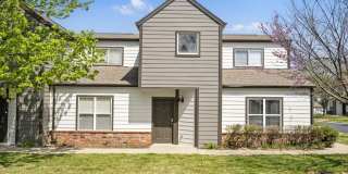 1447 E Oakwood Lane Gallery 1