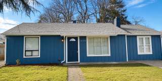 Renovated 3-Bedroom Home with Fenced Yard, Fireplace & In-Unit Laundry Renovated 3-Bedroom Home with Fenced Yard, Fireplace & In-Unit Laundry Gallery 5