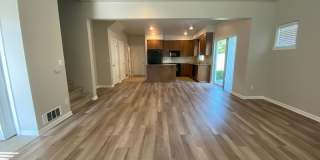 Rare Liberty Lake Townhome in Rocky Hill – 3 Bed, 2.5 Bath End Unit Available July 15th Gallery 6