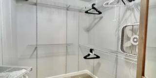 235 Pelican Place Gallery 18