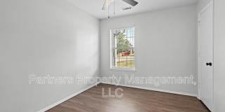 3520 West Olive Street Gallery 20