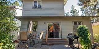 Beautifully FURNISHED MONTHLY RENTAL Home, within Walking Distance to Deschutes River Trail, a Great Location! Beautifully FURNISHED MONTHLY RENTAL Home, within Walking Distance to Deschutes River Trail, a Great Location! Gallery 11