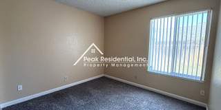 Spacious Elk Grove 3bd/2ba Triplex with Backyard Gallery 9