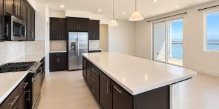 Stunning 2-Bedroom, 2-Bath Home for Rent with Gorgeous Views! Gallery 1