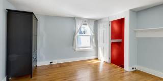 528 KAUFFMAN Street Gallery 24