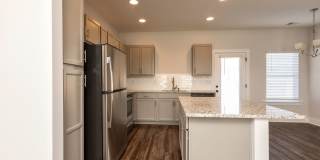 Single Family Home With Spacious Fenced Backyard! Gallery 16