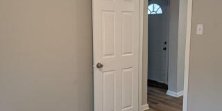 Cool 3 bed 2 bath House in Jeff City Gallery 8