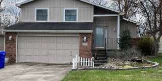 Beautifully remodeled 3 bedroom, 2.5 bath, 2 car garage Gallery 1