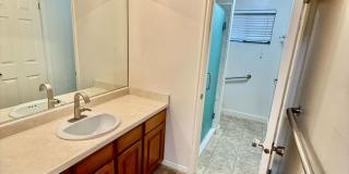 Charming 3-BR Home in Snow Park Gallery 21