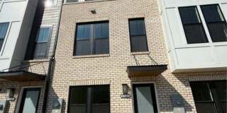 2 BR/2.5BA | Modern Townhome| 2-Car Garage + rooftop terrace Gallery 1