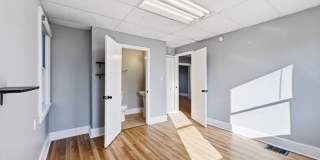 1452 Summit Street Gallery 8