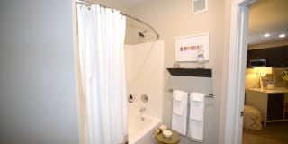 Encore 4505 at Town Center Apartments Gallery 20