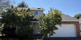 17040 SW Cambridge Drive ~ Newly Refreshed Home 17040 SW Cambridge Drive ~ Newly Refreshed Home Gallery 1