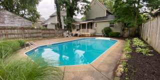 23 Grand NE - SWIMMING POOL!!! Gallery 1