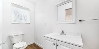 422 N Batavia St. Gallery 11