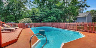 Room in 4 Bedroom Home at Daingerfield Dr Gallery 14