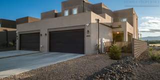 1 MO. FREE RENT! Gorgeous Corner-Lot Townhouse with Mountain Views Gallery 3