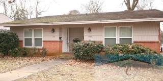Completely Renovated 2 Bed 1 Bath Duplex with Fenced Yard Gallery 1