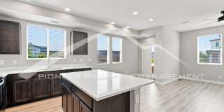 Spacious Townhouse with Central AC and 2-Car Garage Gallery 8