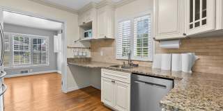 Modern Comfort & Prime Location in Alexandria! Gallery 7