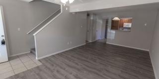 Northern Spacious 4 BDR Duplex Gallery 28