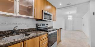 7501 E Treasure Dr Gallery 8