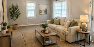 Spacious 2 Bedroom Home! Garage! Fenced in Backyard! Available Now! Gallery 1