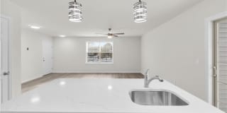 1513 Maple Street unit: 202 Gallery 8