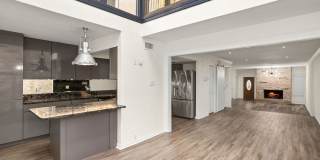 ALAMO HEIGHTS  |  TOWNHOME  |  REMODELED  |  HUGE TERRACE Gallery 20