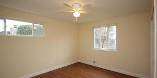 1901 N QUEBEC Street N Gallery 13