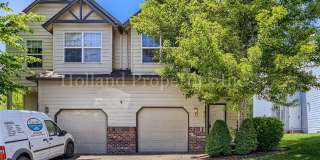 Spacious Two-Level Duplex Home with Fenced Backyard in Hillsboro! Spacious Two-Level Duplex Home with Fenced Backyard in Hillsboro! Gallery 1
