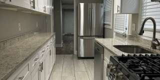 3 Bedroom Townhome Near Little Italy Gallery 1