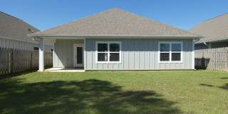 4-Bedroom Home - Community Pool Gallery 30