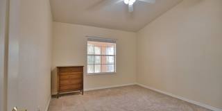 Annual Unfurnished 3rd Floor Condo in L Pavia with Community Pool! Gallery 23