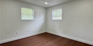 16 Ventura Boulevard Gallery 23