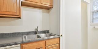 Central Campus - Newly renovated 4 Bedroom 2 Bathroom House Gallery 15