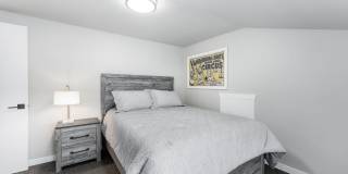 FURNISHED HOUSE! Short or Long Term! Large Newly Renovated Fully Furnished Modern 5 Bedroom Home with 3 Separate Living Rooms! Gallery 26