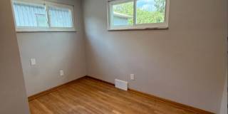Adorable 3 Bedroom, 2 Bathroom Home with Garage & Off-Street Parking Gallery 13