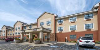 Suites Indianapolis - Airport Gallery 3