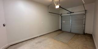 Large 3 Bed 2.5 Bath Duplex Includes Office Space (See Contact Info Below) Gallery 45