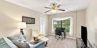 Furnished Ground Floor Corner Unit - Palm Harbor! Gallery 25