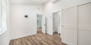 422 N Batavia St. Gallery 23