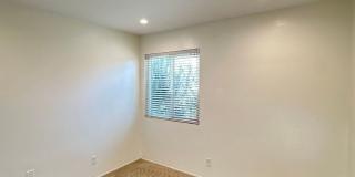 3636 Howard Gallery 23