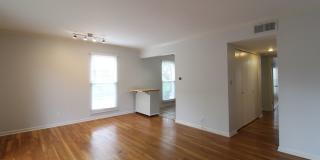 May FREE On This 2 Bedroom 1 Bath Apartment In The West Plaza Area Gallery 5