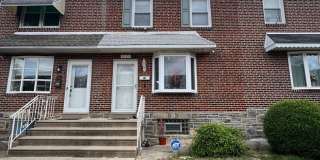 Stunning 3-Bedroom Townhome in Wissinoming! Available NOW! Gallery 1