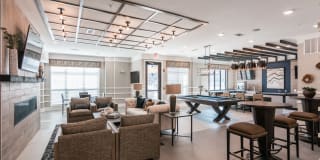 Vintage Foxland Apartments Gallery 29