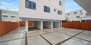 169 S Hoover Street Gallery 19