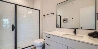 New Downtown Longmont Townhome | Office + 2BDR Gallery 24