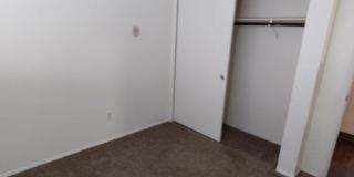 #410 OAK MANOR Gallery 6