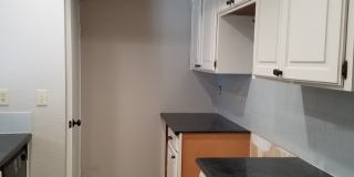 Adorable 2 bedroom townhome style Condo Gallery 10